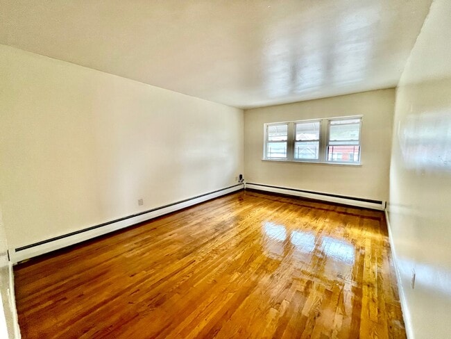 Primary Photo - 2916 Gunther Ave