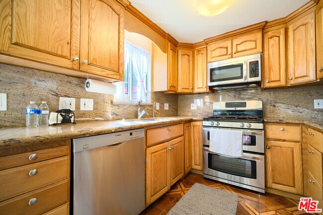 Building Photo - 4575 Inglewood Blvd