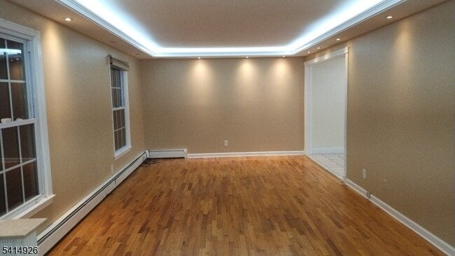 Building Photo - 822 Pompton Ave