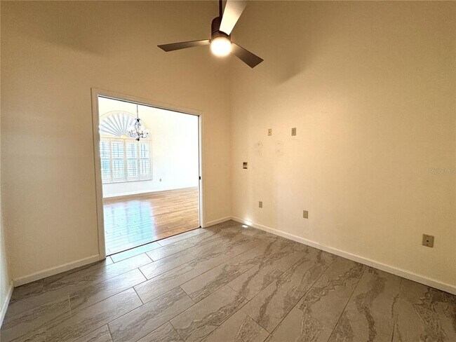 Building Photo - 1005 Pelican Ct