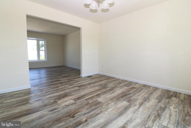 Building Photo - 72 Filbert Dr