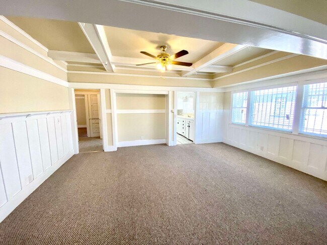 Building Photo - 1513 W 45th St