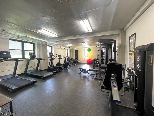 Building Photo - 11720 Edgewater Dr