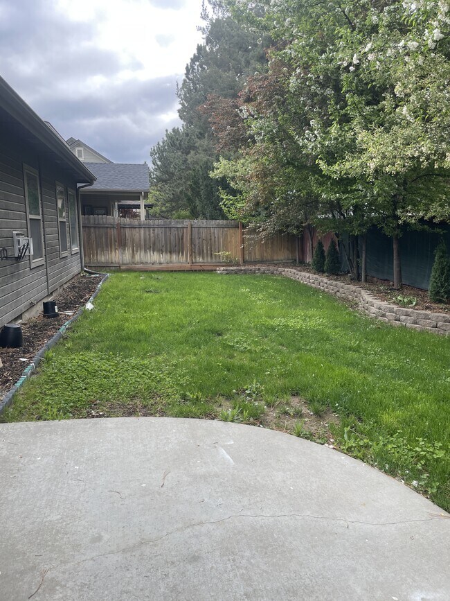 Building Photo - 2869 E Shadowband St