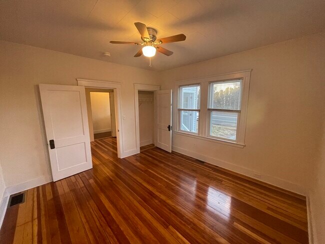 Building Photo - 290 Hilldale Ave