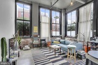 Building Photo - 1701 Tulip St