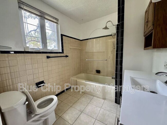 Building Photo - 43 Aegean Ave