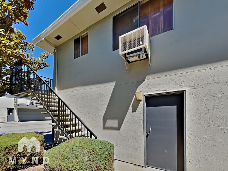Building Photo - 5515 Spinnaker Dr