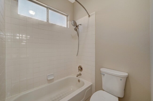 Building Photo - Marvelous Single Story, 3 Bedroom Home with NO HOA!