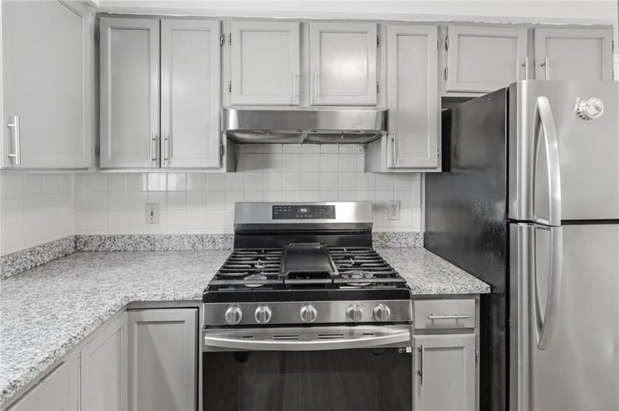 Building Photo - 16 Joseph St