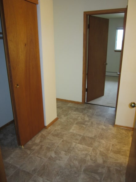 Building Photo - 114 Stimpson St