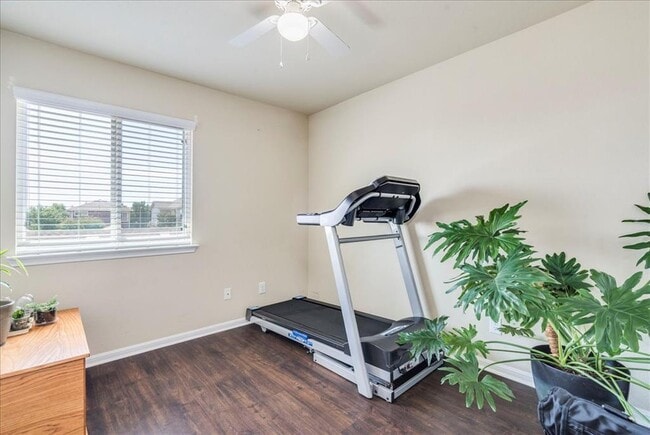 Building Photo - 712 Lost Pines Ln