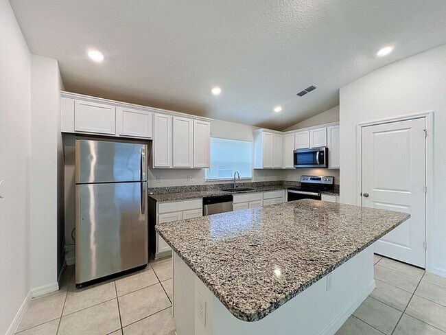 Building Photo - BEAUTIFUL HOME IN PRESERVATION POINTE, DAVENPORT