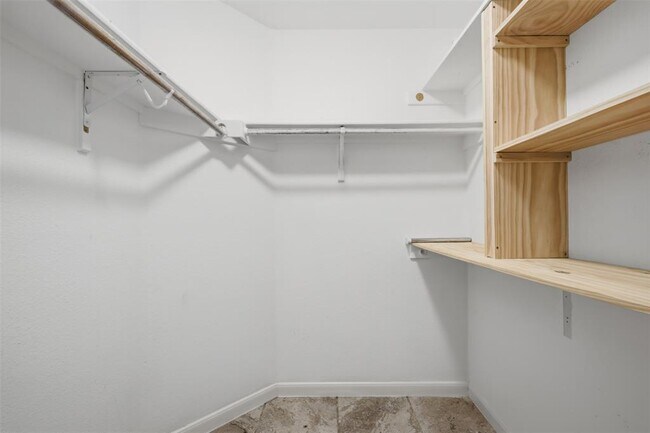 Building Photo - 108 Songbird Ct