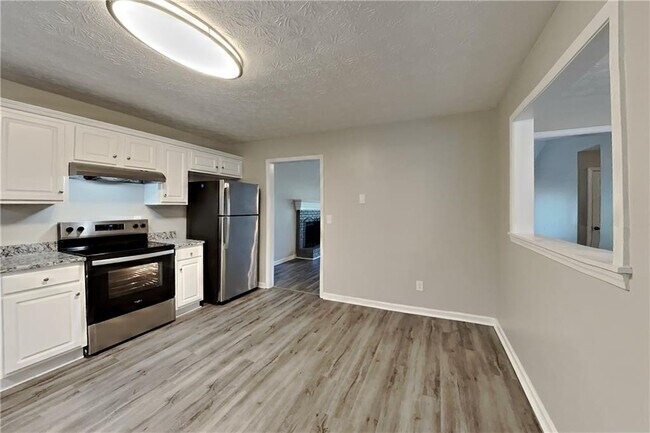 Building Photo - 399 Charesa Ln