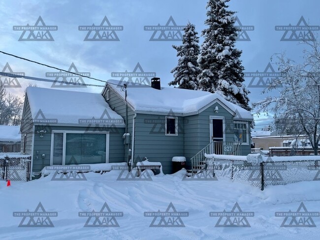 Building Photo - Dog-Friendly Tri-Level Home on Double Lot with Fenced Yard