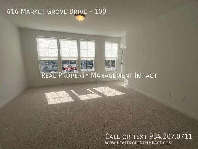 Building Photo - 616 Mkt Grv Dr