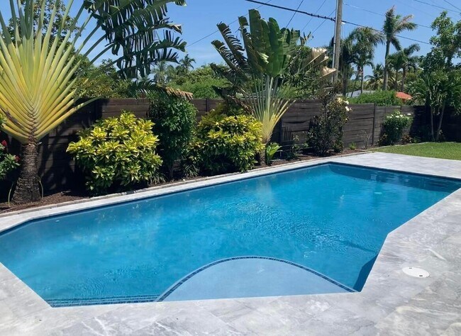 Building Photo - 702 Grove St