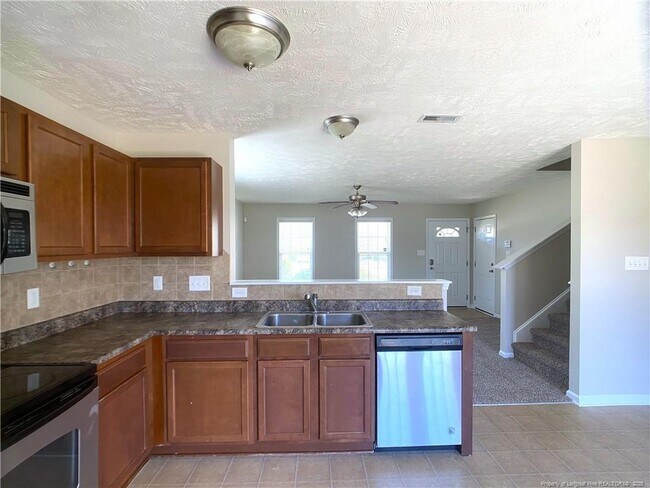 Building Photo - 1604 Kershaw Loop