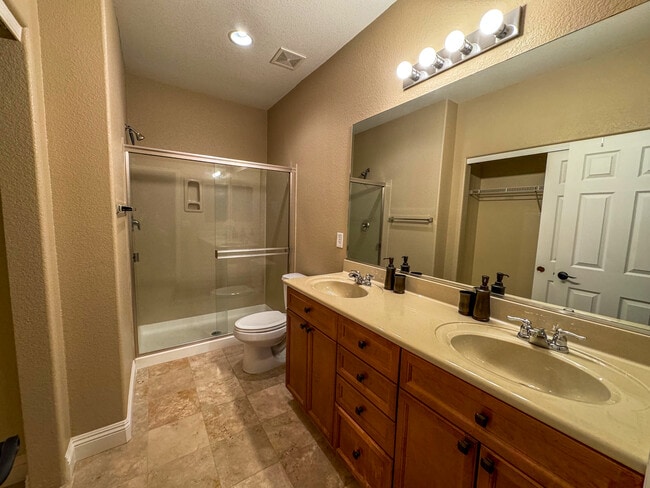 Building Photo - 3096 Sterling Ridge Cir