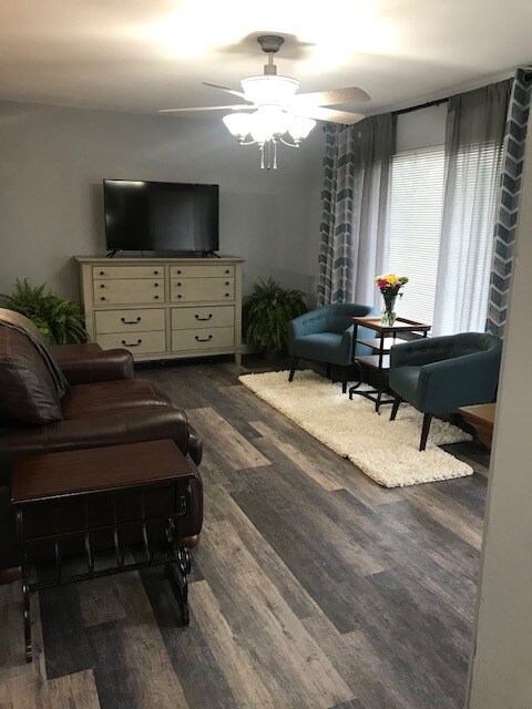 Living area - 11310 Manchester Rd