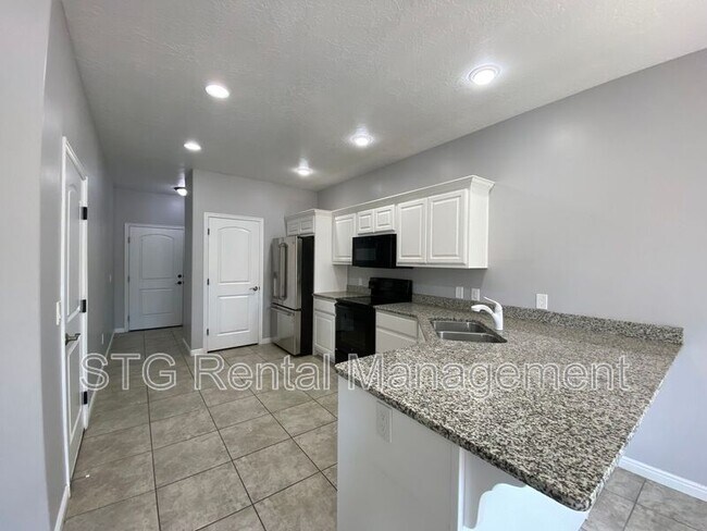 Building Photo - 290 W Buena Vista