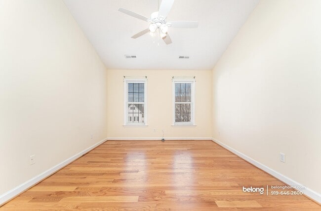 Building Photo - 4332 Southern Oak Dr