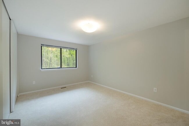Building Photo - 5620 Summer Oak Way