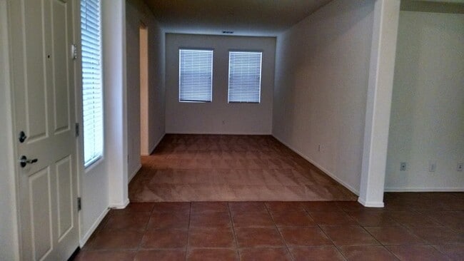 Building Photo - Great Rental 3 Bed 2 Bath at Ellsworth and Rittenhouse