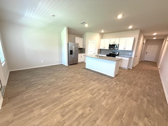 Building Photo - 211 Wirecrested Dr