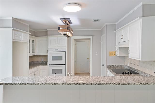 Building Photo - 7636 Skylake Dr