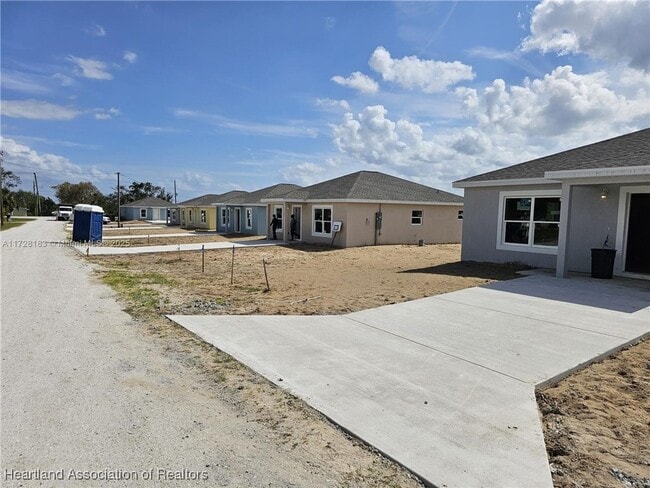 Building Photo - 1209 Ramona Ave