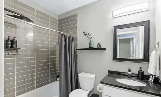 Building Photo - 2424 Lyndale Ave S