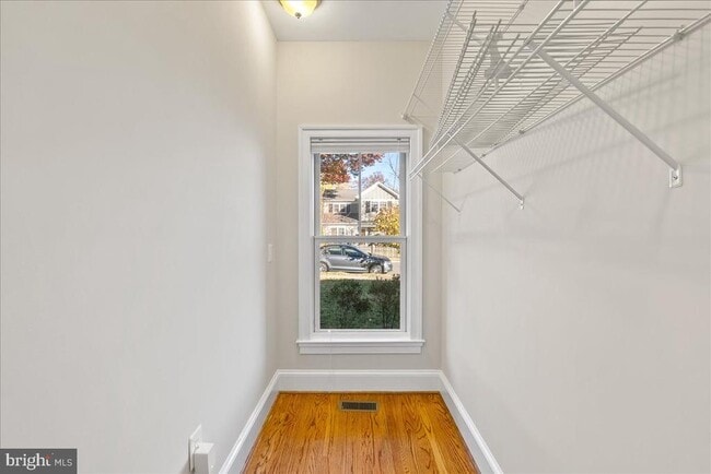 Building Photo - 902 Ramsey St