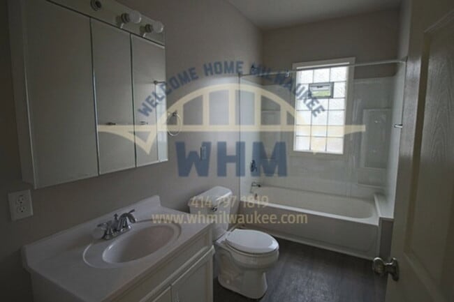 Building Photo - 2470 N 54th St