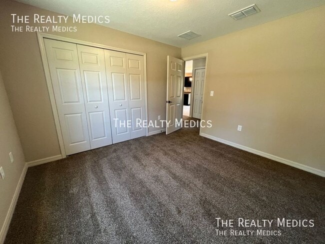 Building Photo - 13882 SW 79th Ave