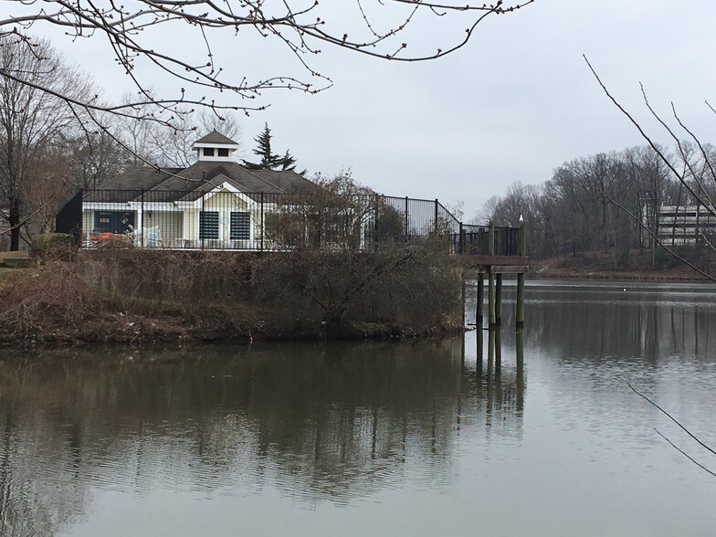 Building Photo - 7753 New Providence Dr