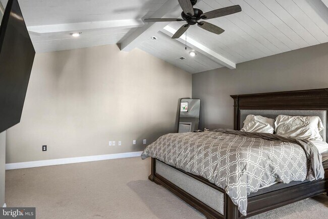Building Photo - 105 Quarterhorse Ct