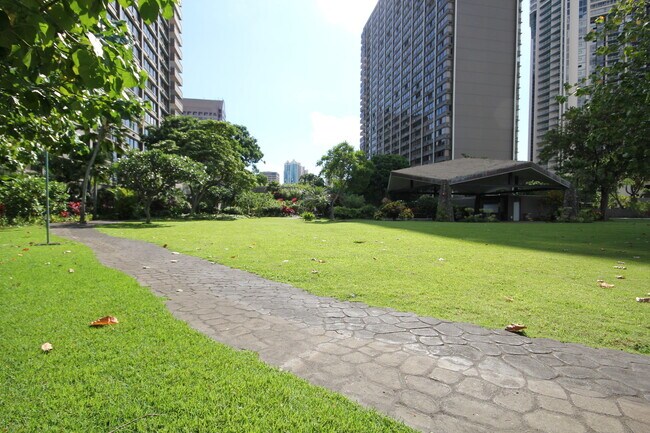 Building Photo - Kukui Plaza - Ewa Tower -1 Bedroom, 1 Bathroom, 1 Parking !