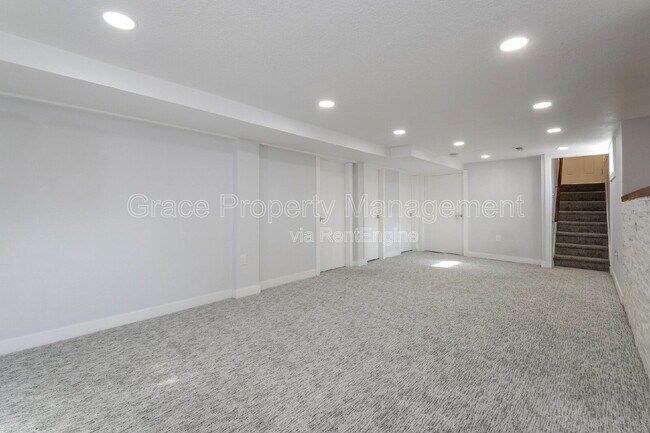 Building Photo - 322 N Raleigh St