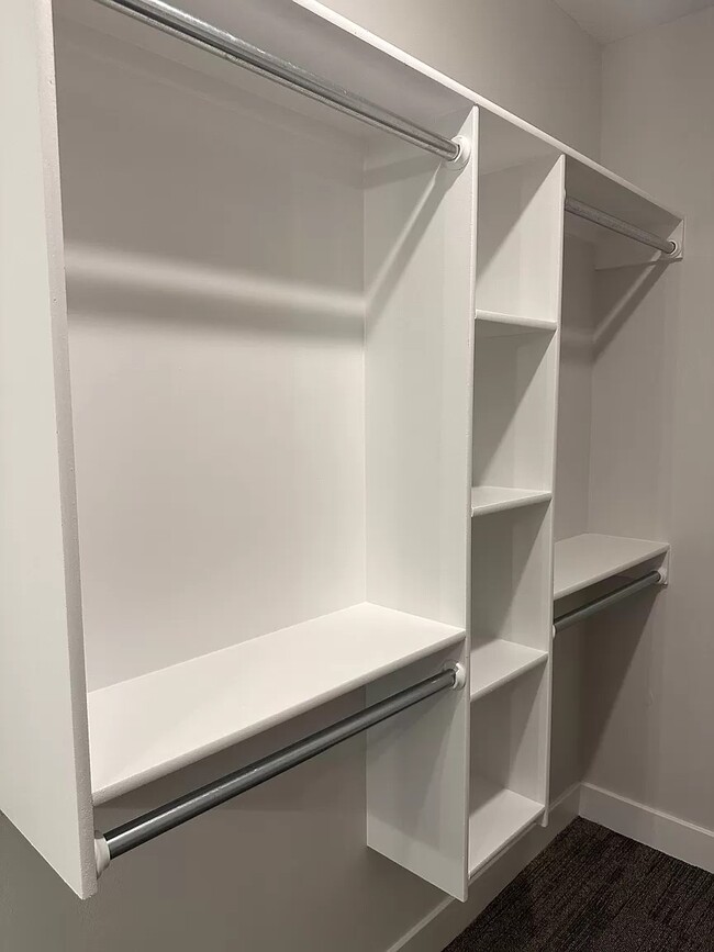 Building Photo - 15666 E 21st St N