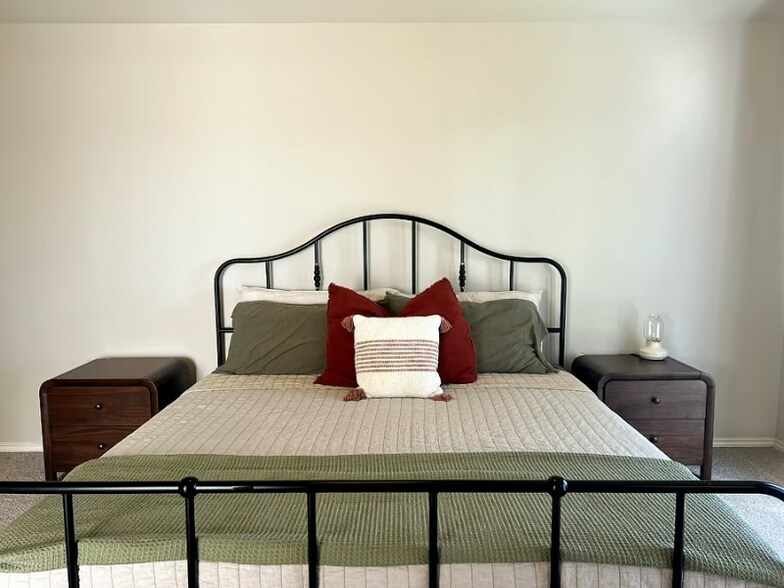 Building Photo - 2607 Diamond River Dr