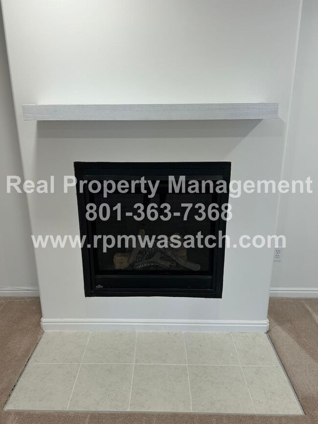 Building Photo - Don't miss out on this gorgeous and spacious basement apartment. It will go fast!!