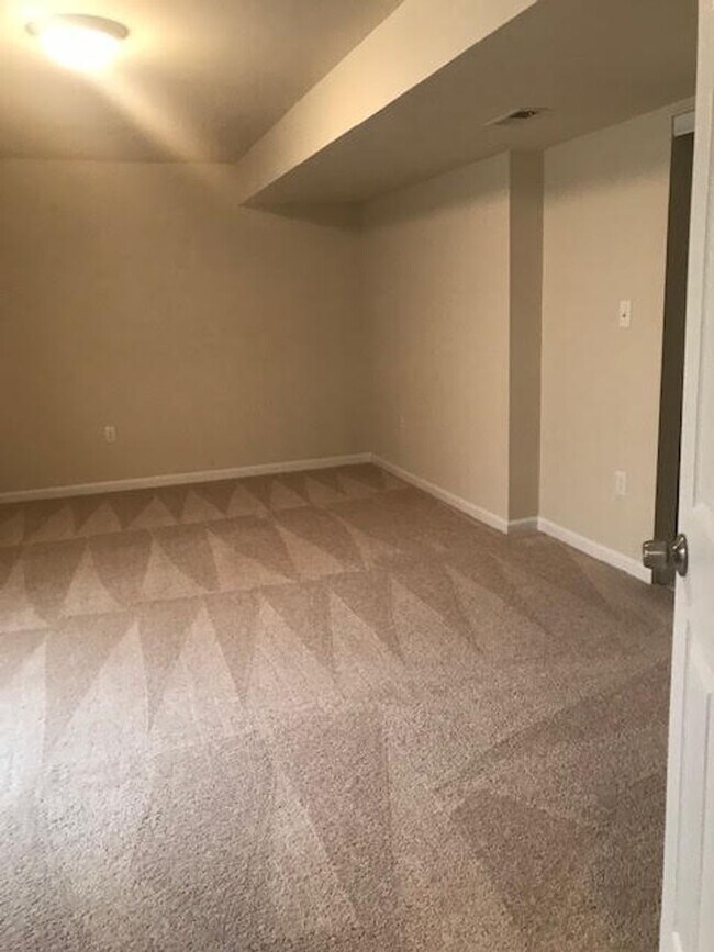 Building Photo - 2025 Germander Way