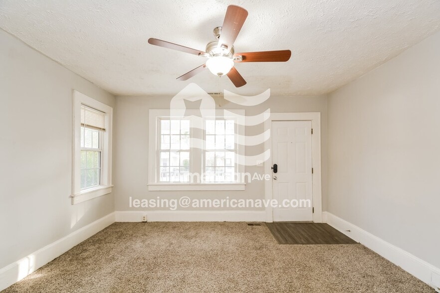 Building Photo - 908 Branson St