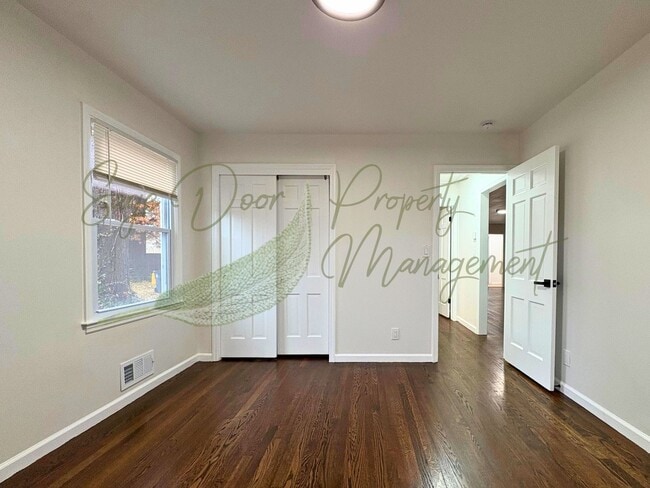 Building Photo - WELCOME HOME TO COMFORT & STYLE