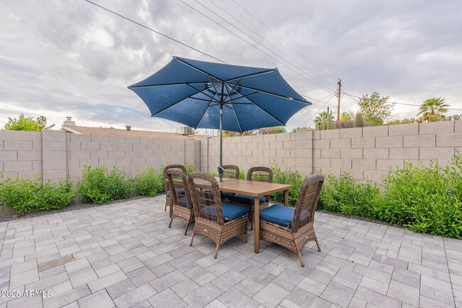 Building Photo - 8725 E Palo Verde Dr