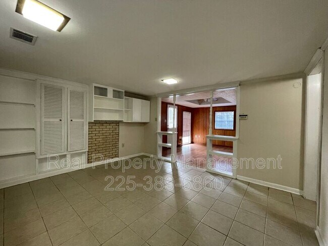 Building Photo - 1213 N Coolidge Ave