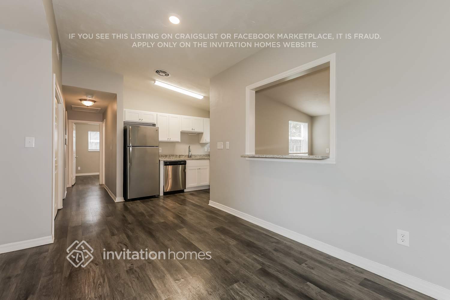 Building Photo - 813 E River Dr