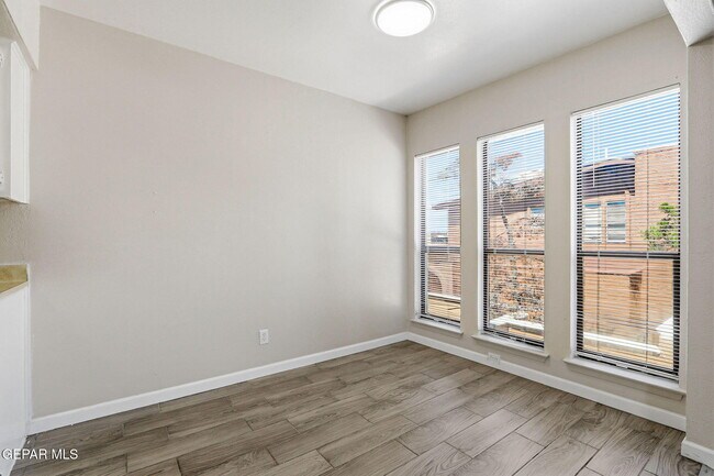 Building Photo - 10604 Springwood Dr